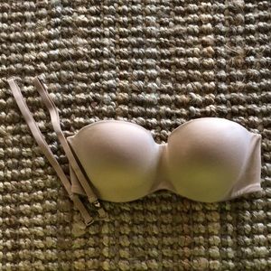 VICTORIA’S SECRET BODY BY VICTORIA STRAPLESS BRA